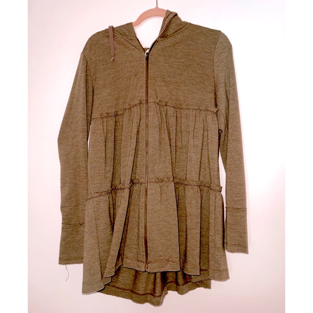 Ruffled Zip-up Cardigan